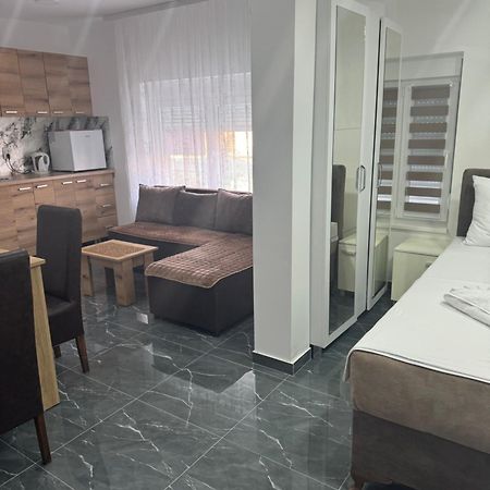 Sobe I Apartmani Casa Mia Pecinci Экстерьер фото