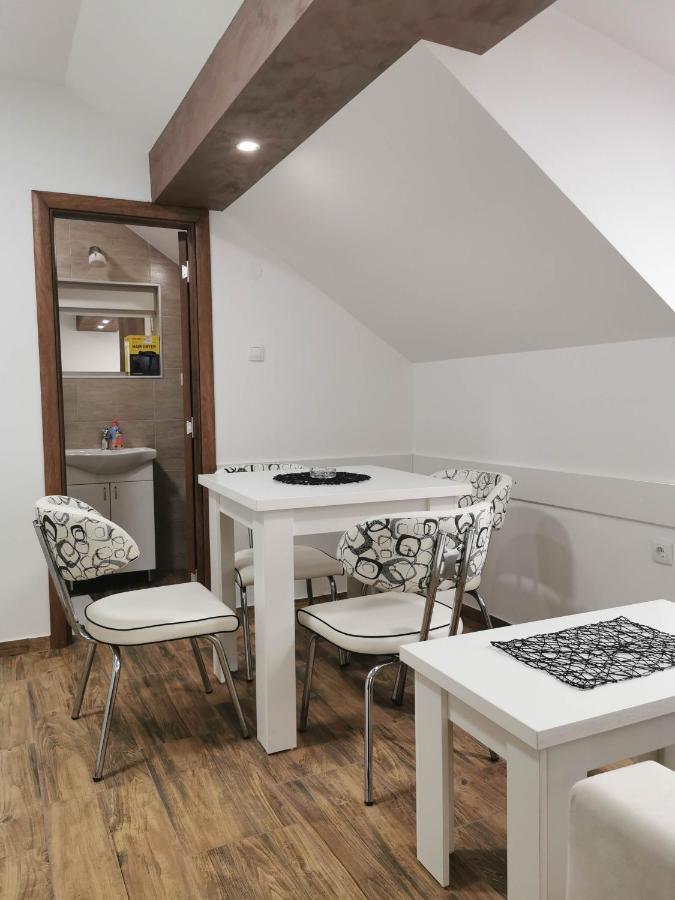 Sobe I Apartmani Casa Mia Pecinci Экстерьер фото