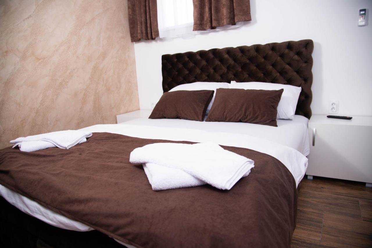 Sobe I Apartmani Casa Mia Pecinci Экстерьер фото