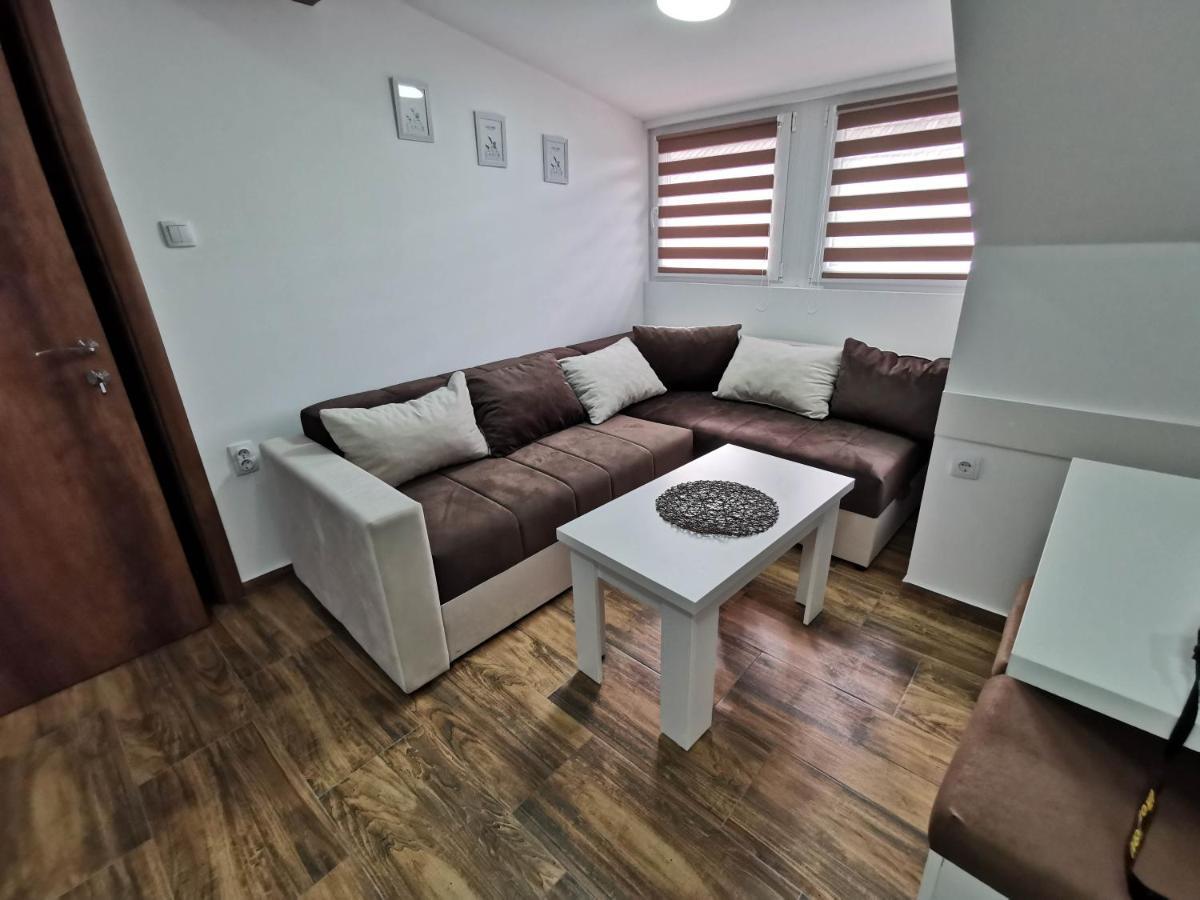 Sobe I Apartmani Casa Mia Pecinci Экстерьер фото