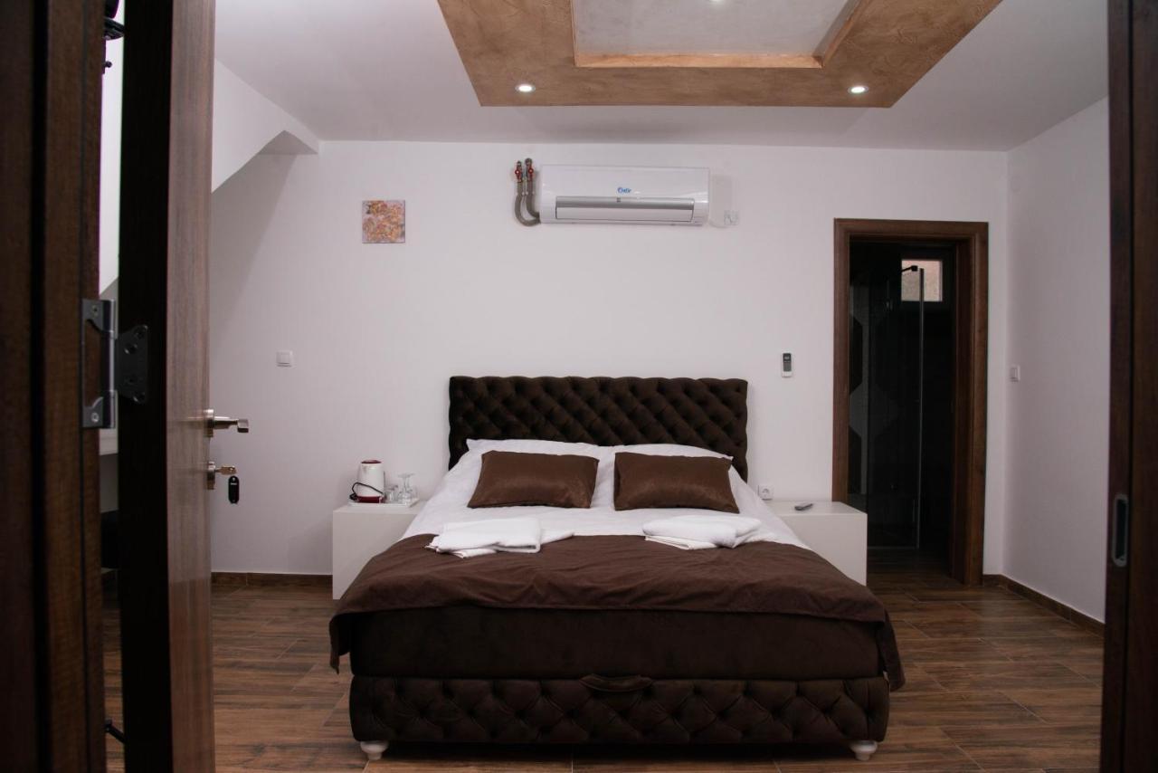 Sobe I Apartmani Casa Mia Pecinci Экстерьер фото