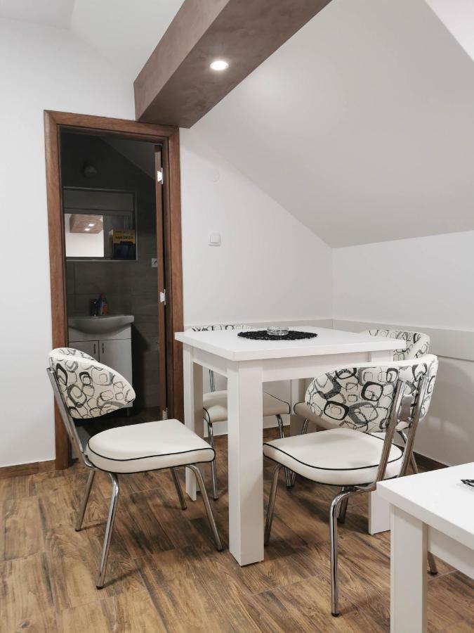 Sobe I Apartmani Casa Mia Pecinci Экстерьер фото