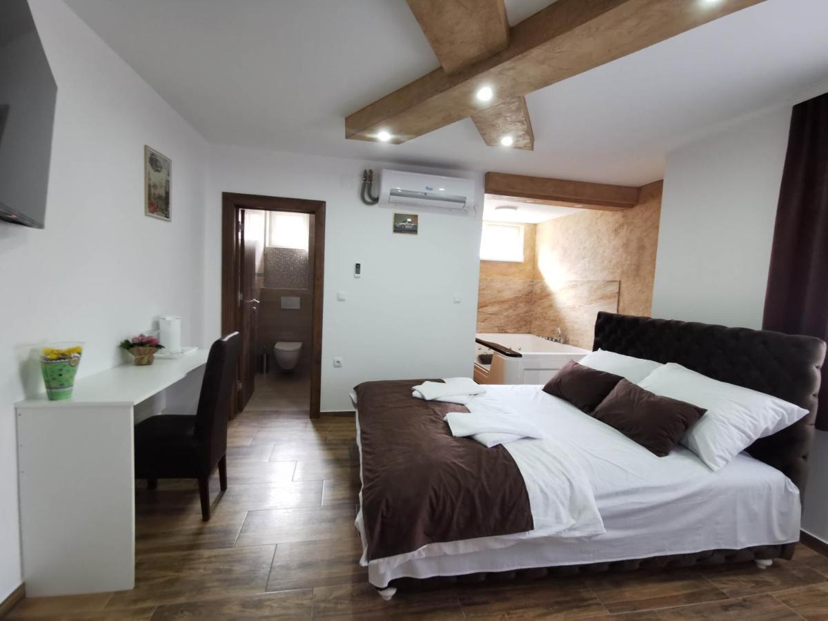 Sobe I Apartmani Casa Mia Pecinci Экстерьер фото