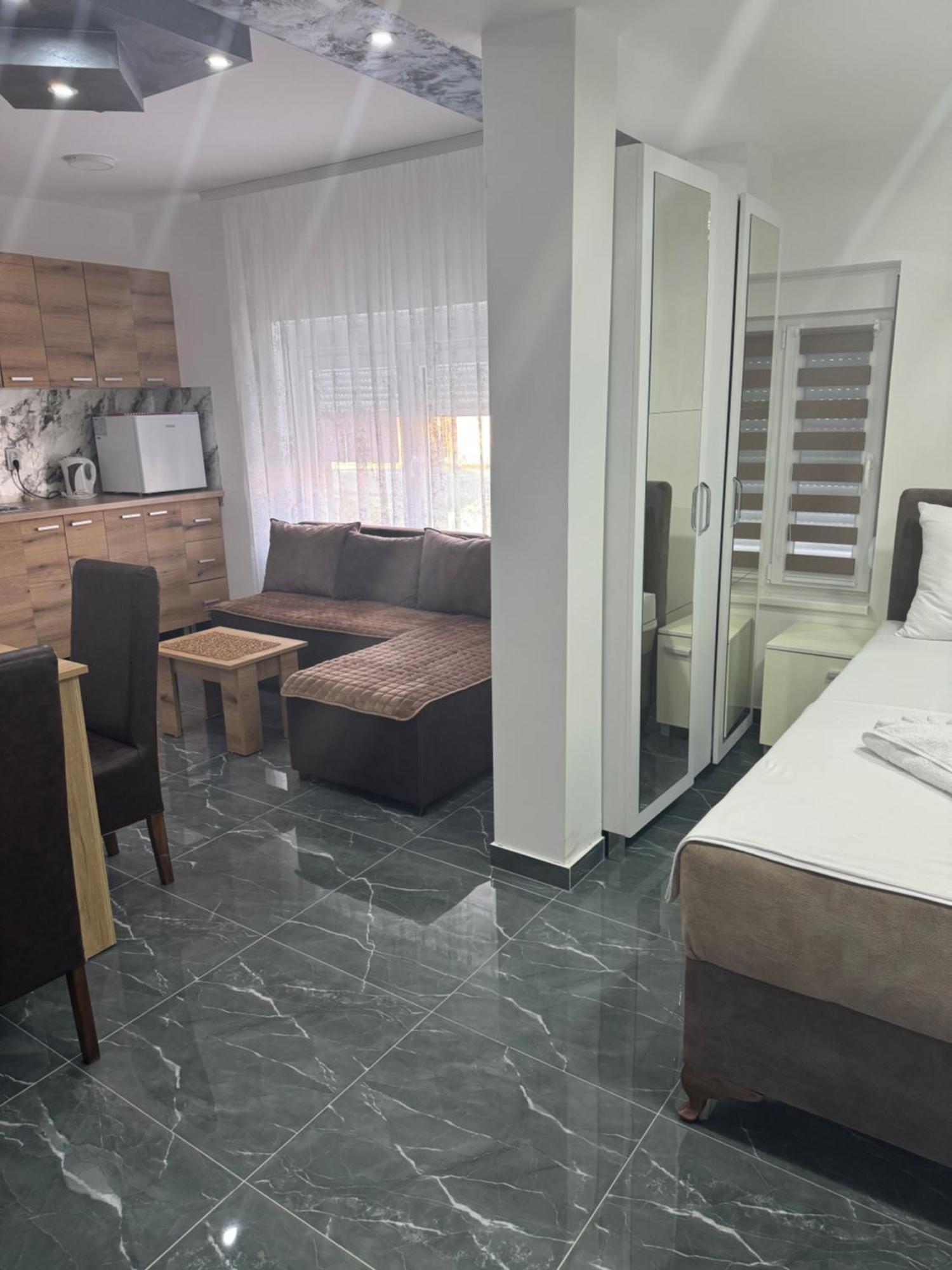 Sobe I Apartmani Casa Mia Pecinci Экстерьер фото